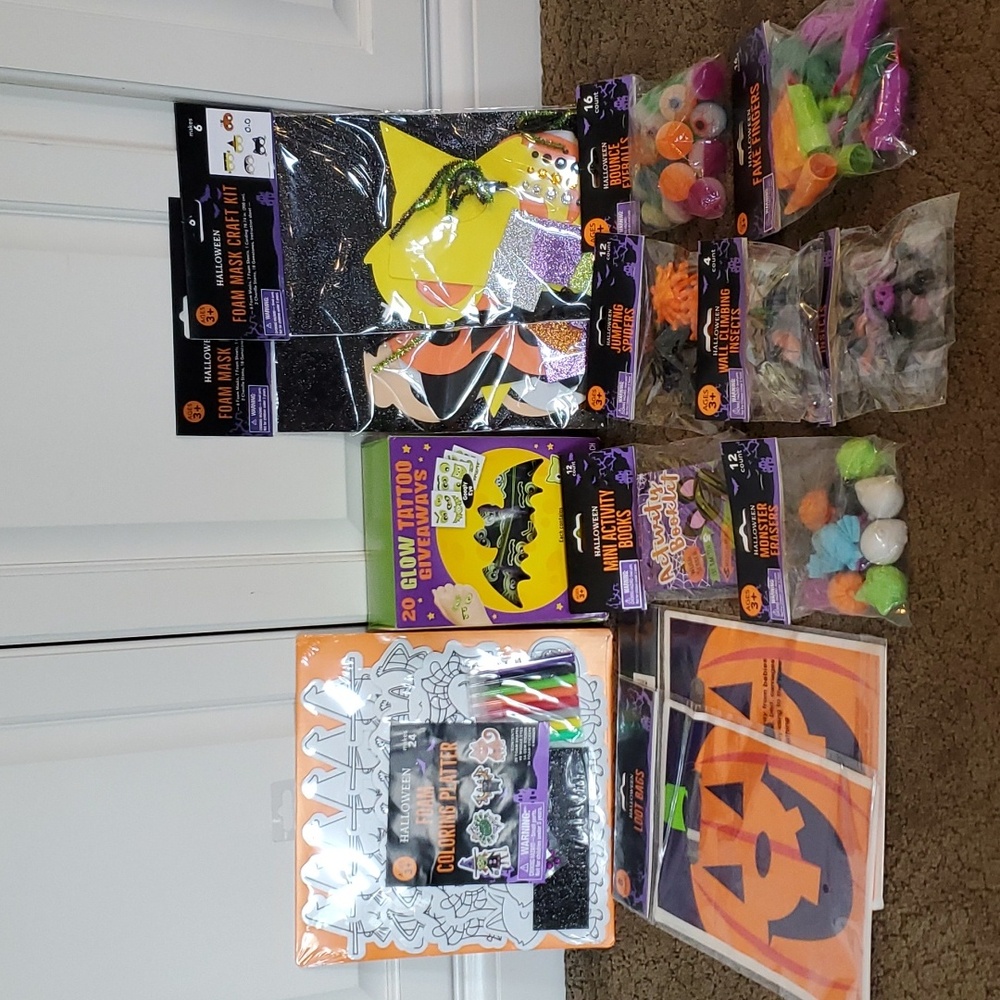 HALLOWEEN PARTY Supplies Crafts Activities Treat Bags Prizes Tattoos Masks NIP
